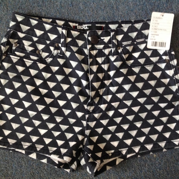 Urban Outfitters BDG High Waisted Shorts Boho Geom - Picture 1 of 4